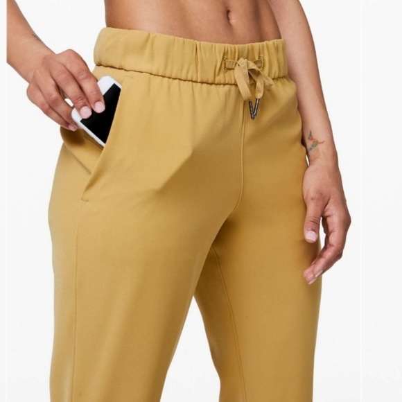 lululemon athletica Pants - ❌SOLD❌Lululemon🍋On the Fly 23”